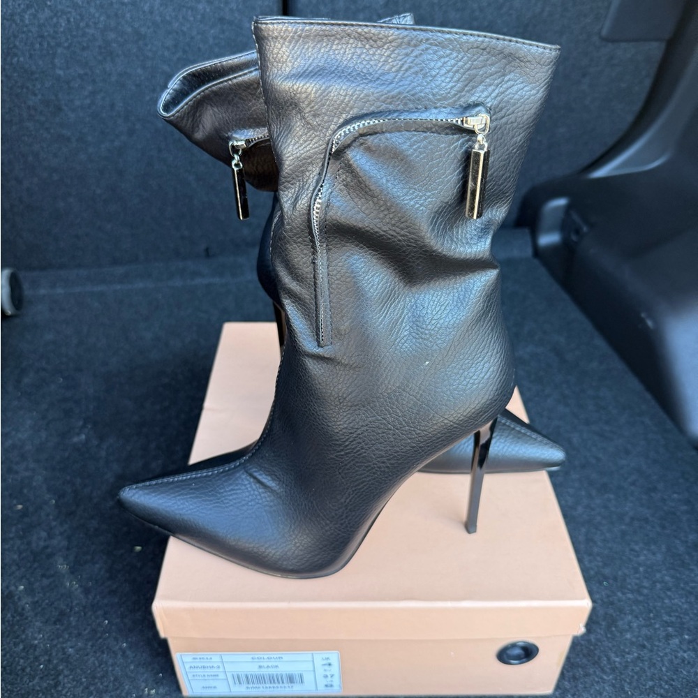 Brand New Simmi London Black Zip Detail Ankle Boots